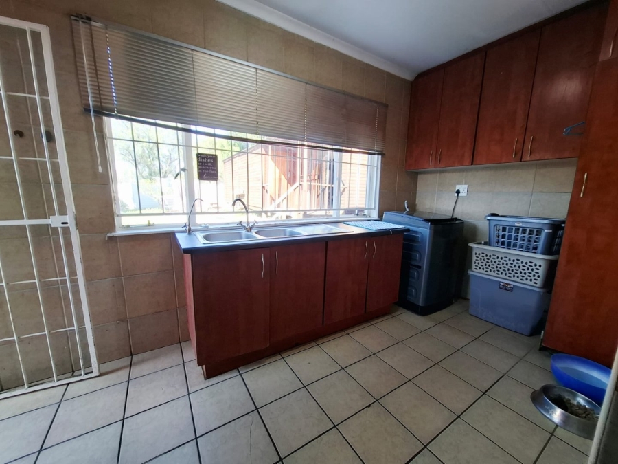 5 Bedroom Property for Sale in Wilgehof Free State